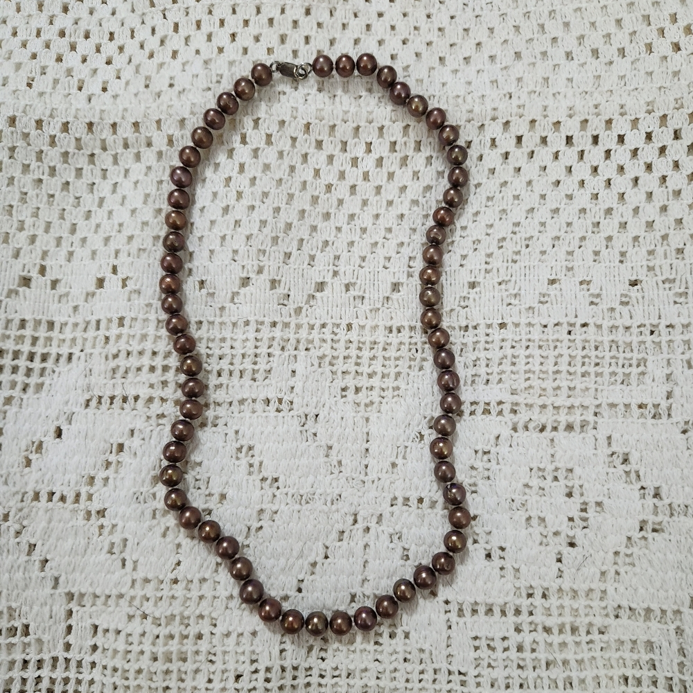 🦋 Elegant Brown Beaded Necklace